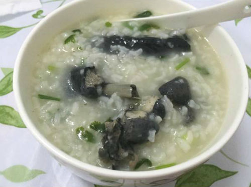 秋季养生月子餐第三道：乌鸡红枣粥