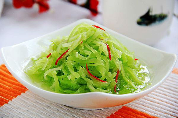 葱油拌莴苣